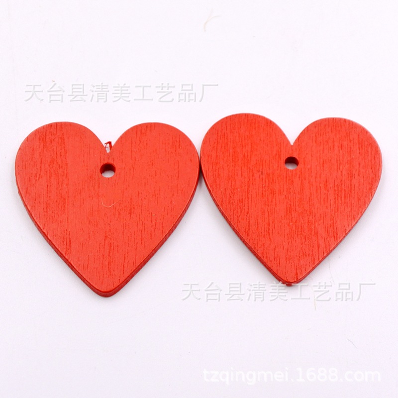 40mm color con agujeros corazones de melocotón accesorios de madera decoración de corazones de melocotón de color de madera pegatinas de pared 10 un paquete