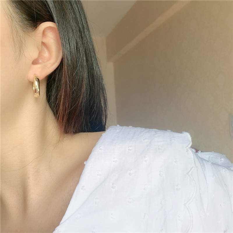 Retro Simple Circle Gold-plated Silver Non-fading Hoop Earrings Wholesale display picture 12