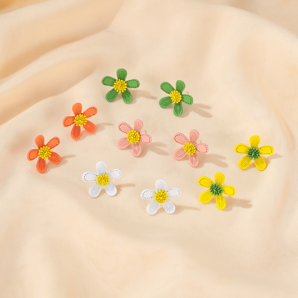 Spring And Summer Hot Earrings Temperament Small Fragrance Flower Earrings Sweet Simple Girl Earrings Wholesale display picture 3