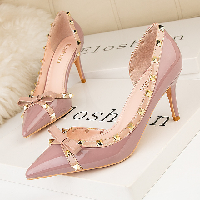 Sexy thin women’s shoes thin heel high heel shallow mouth pointed side hollow rivet single shoes