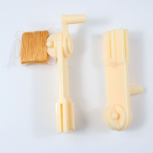 Hand Crank Spool Winder Sending Winding Plate Winder Mini Home Cross-Stitch Thread Winding Machine Hand Crank Spool Winder