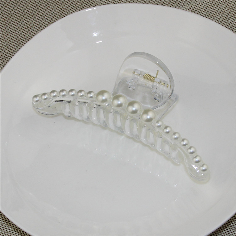 Large white transparent (11.5 cm long)