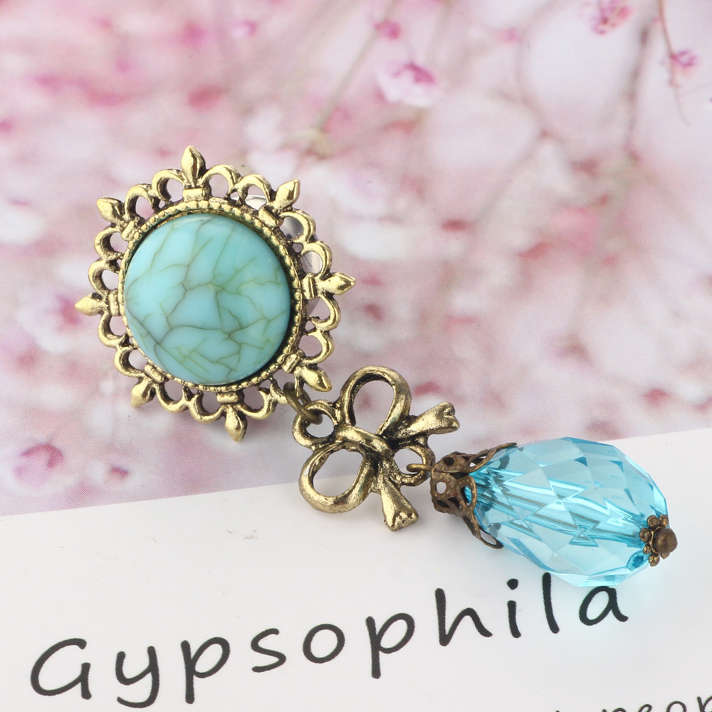 Labret piercing jewelry detail image