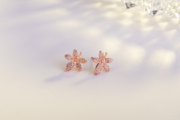 Fashion Leaf Copper Plating Zircon Ear Studs 1 Pair