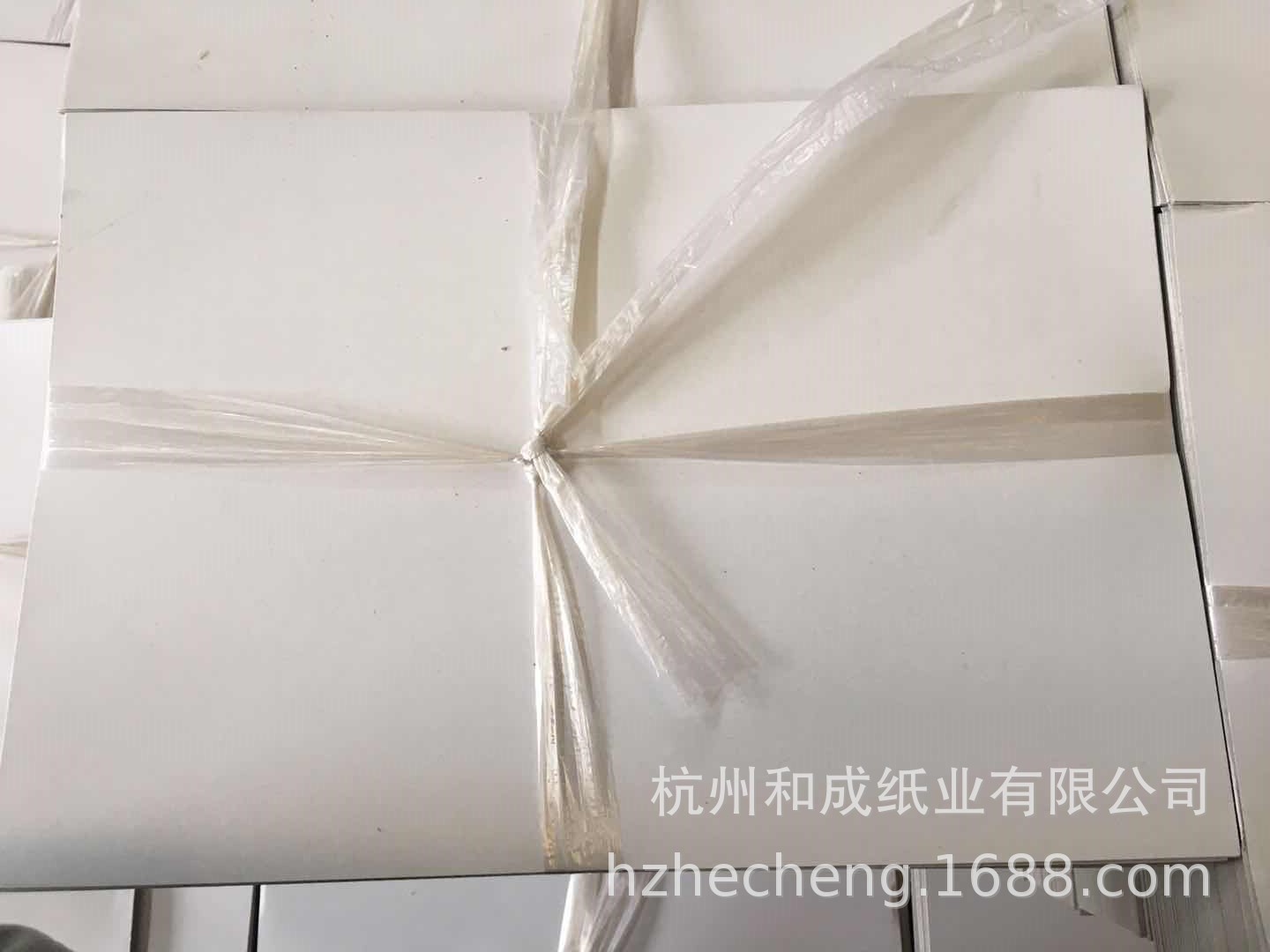 杭州和成出售大量服装衬板 衬衣纸板 300克 350克灰底白板