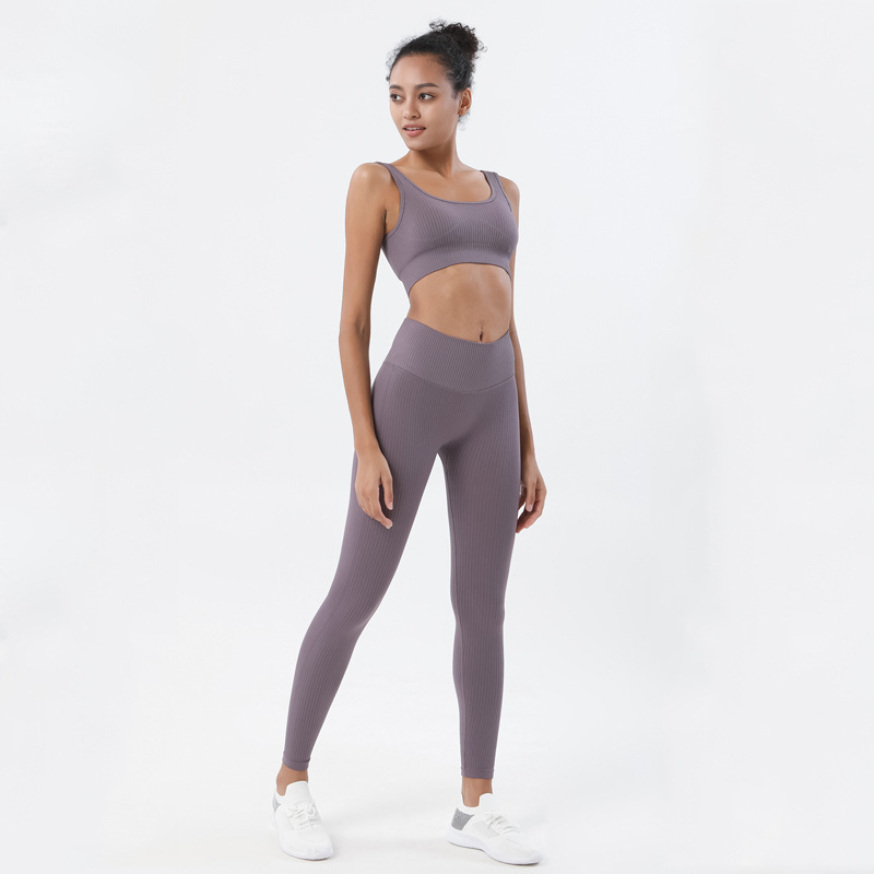Traje de pantalón sujetador morado oscuro