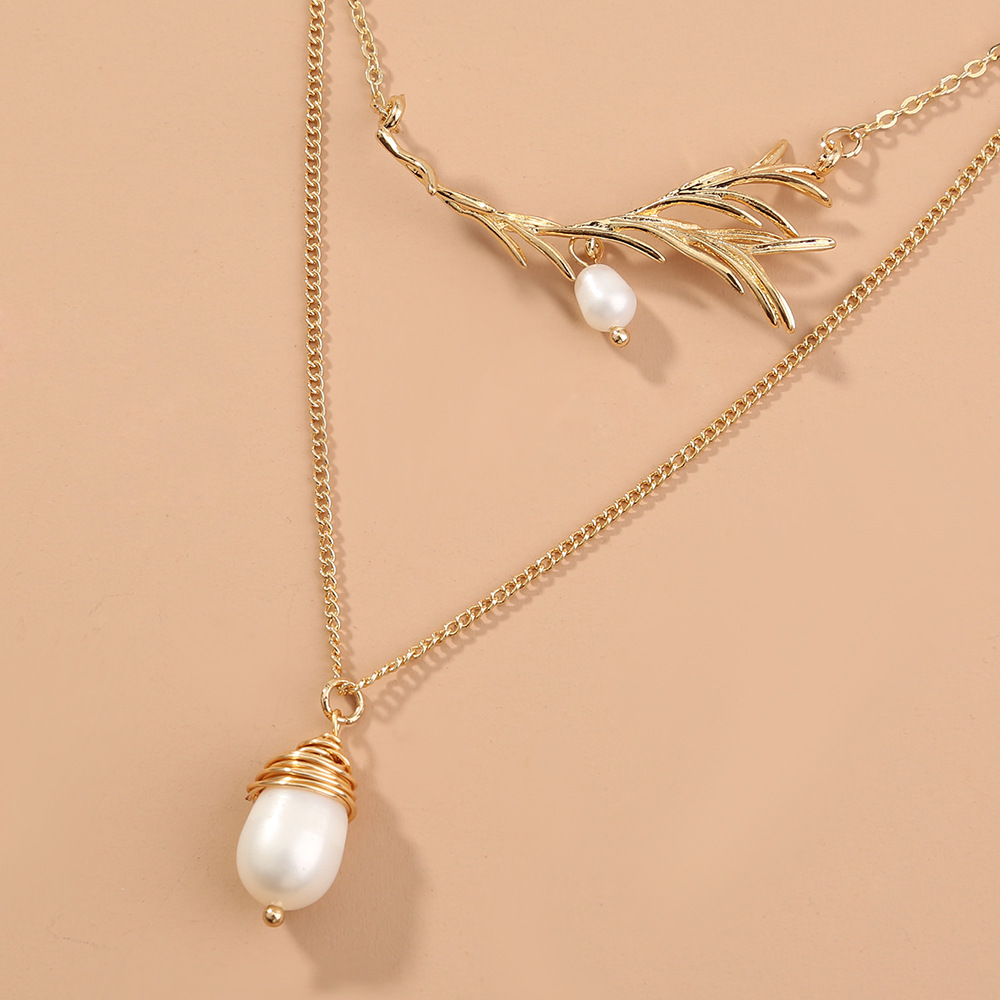 Fashion Gold Branch Leaf Pearl Multilayer Necklace display picture 6