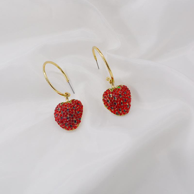 Cute Strawberry Diamond Earrings Nihaojewelry Wholesale Rhinestones Korean Sweet Earring Simple Fruit Earrings Women display picture 3