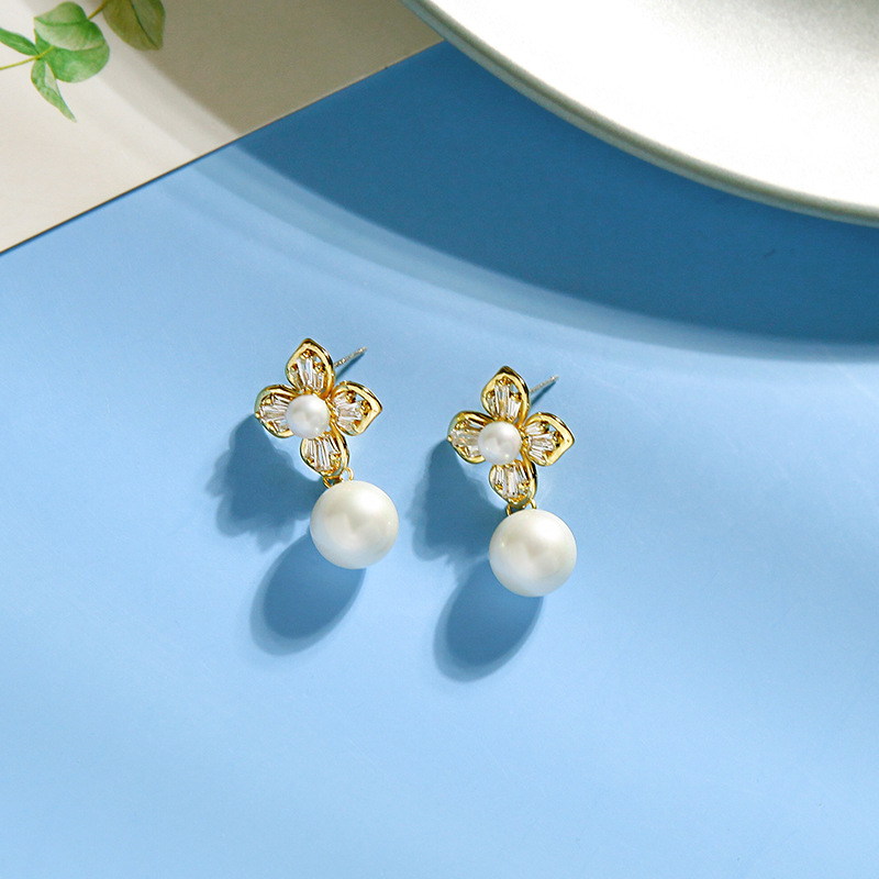 Korean Fashion S925 Silver Needle Earrings Diamond Pearl Earrings Super Fairy Flower Earrings Wholesale Nihaojewelry display picture 4