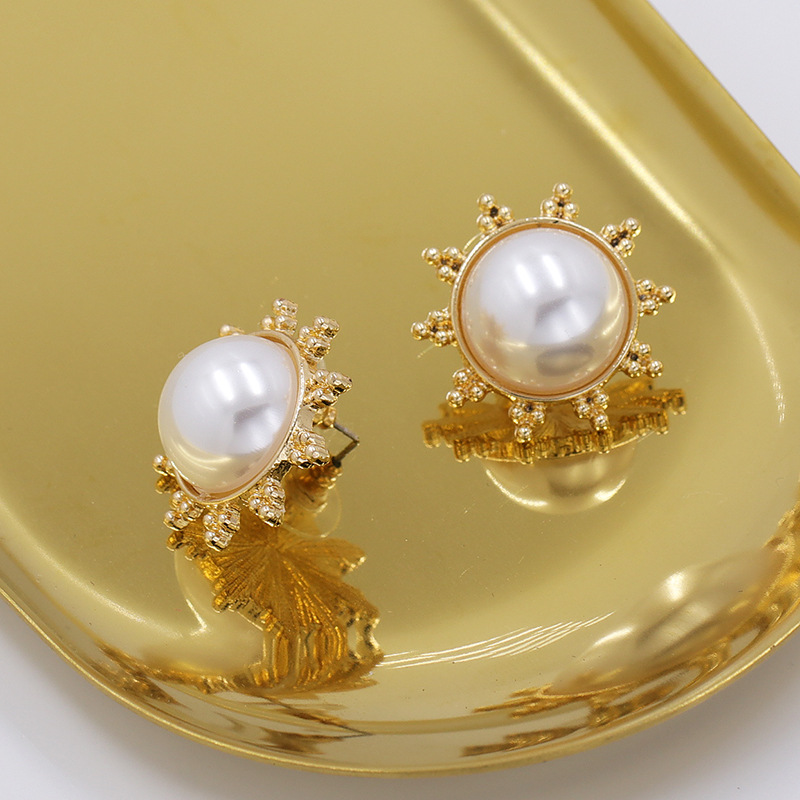 New Alloy Coin Earrings With Round Deer Head Pattern Earrings Wholesale display picture 4