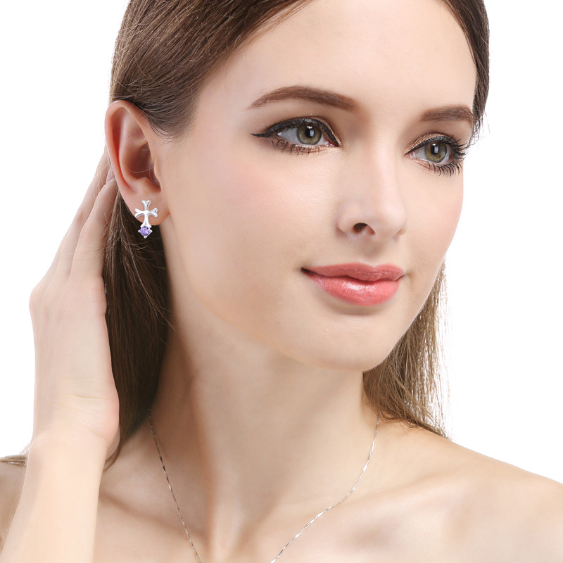 Amatista sintética s925 pendientes de plata Cruz elegante temperamento Super hadas moda femenina pendientes fuente al por mayor