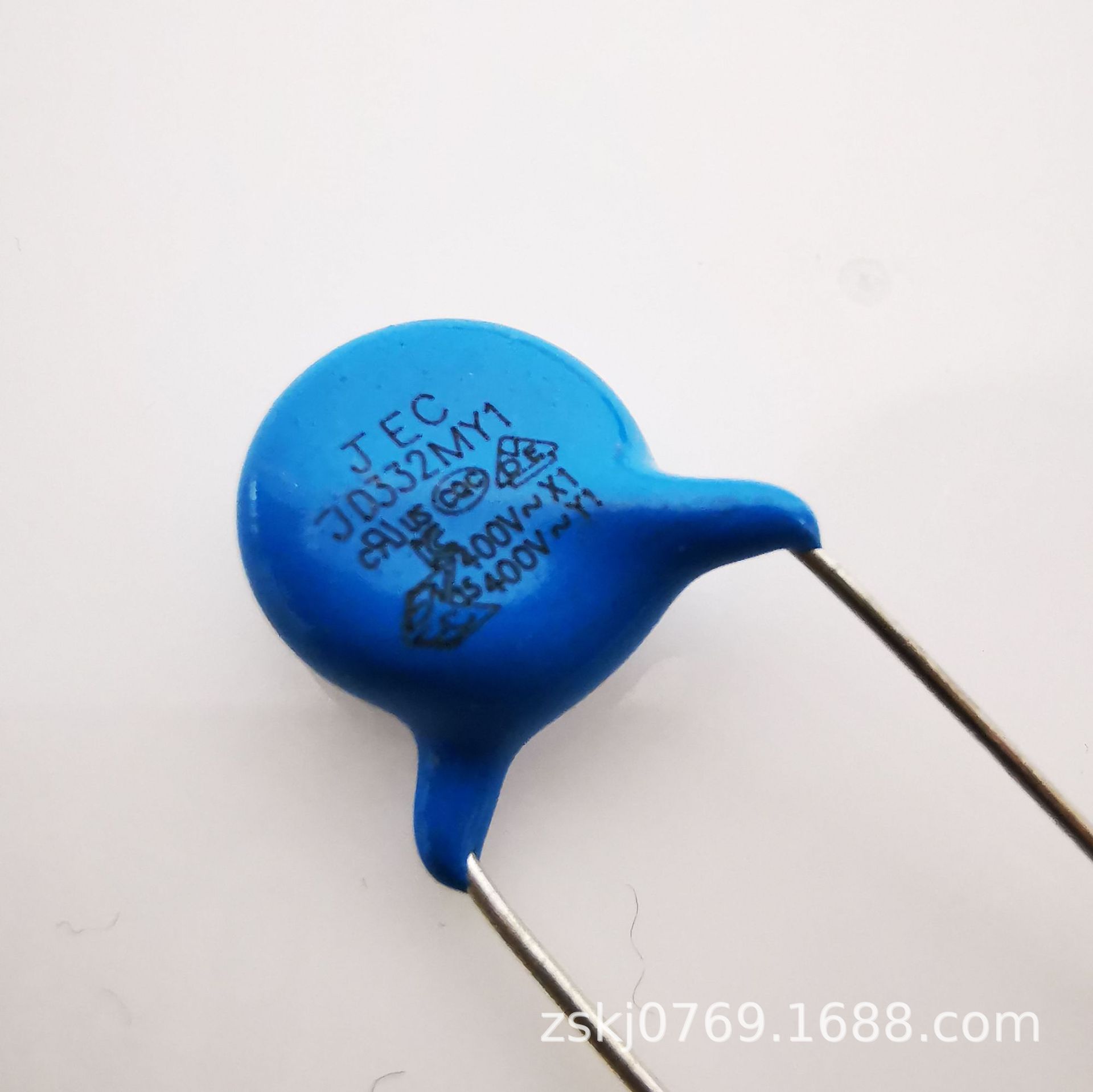 厂家直销安规Y1电容 332M 400VAC JD332 蓝色陶瓷电容