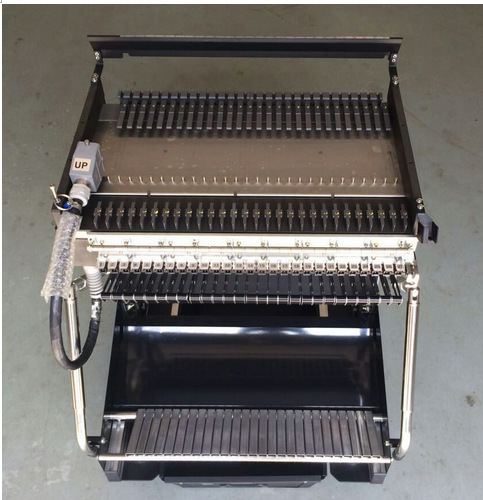 8产品 海报：NXT 飞达台车