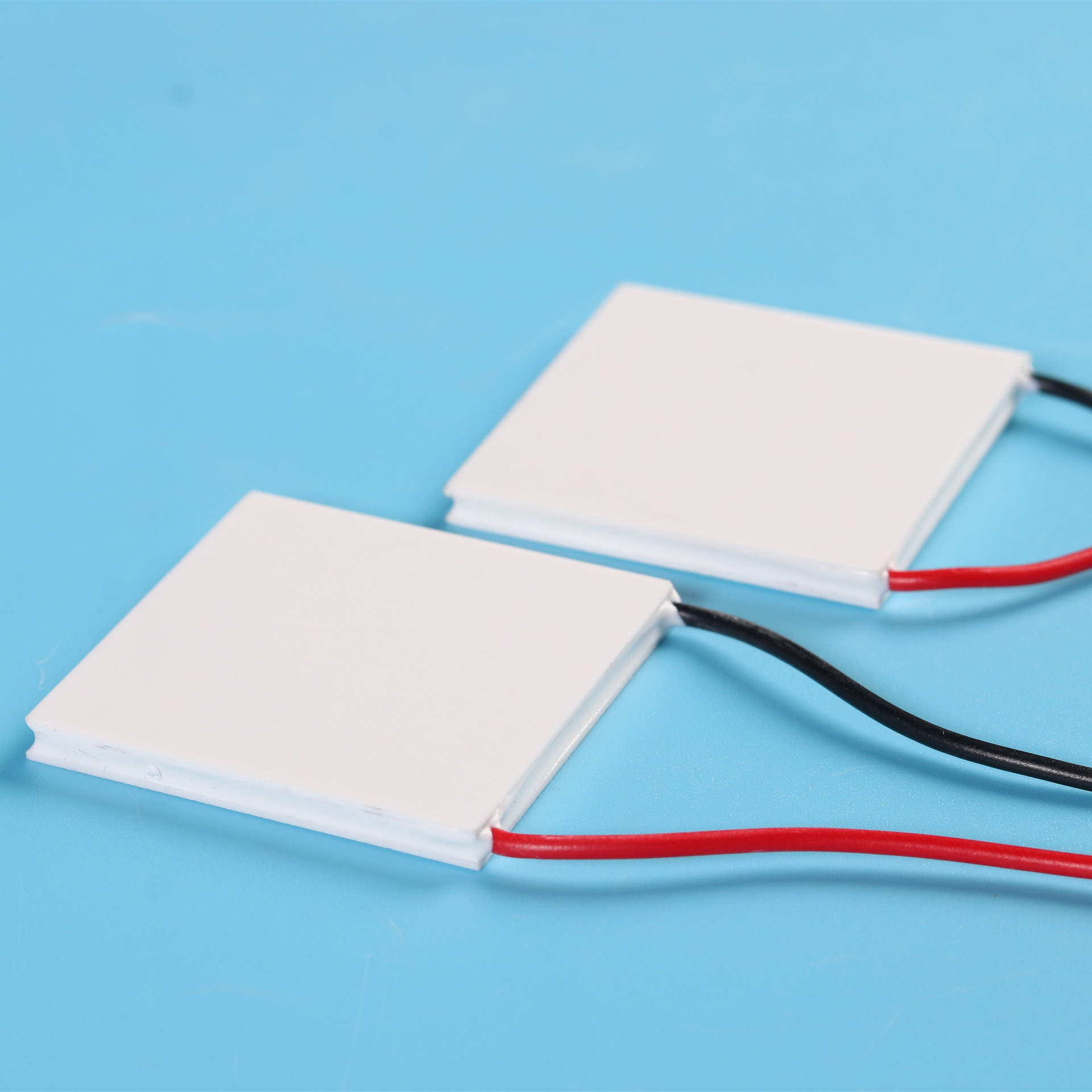 Factory supply semiconductor cooling plate cooler TES112704 car refrigerator dehumidifier with high cost performance