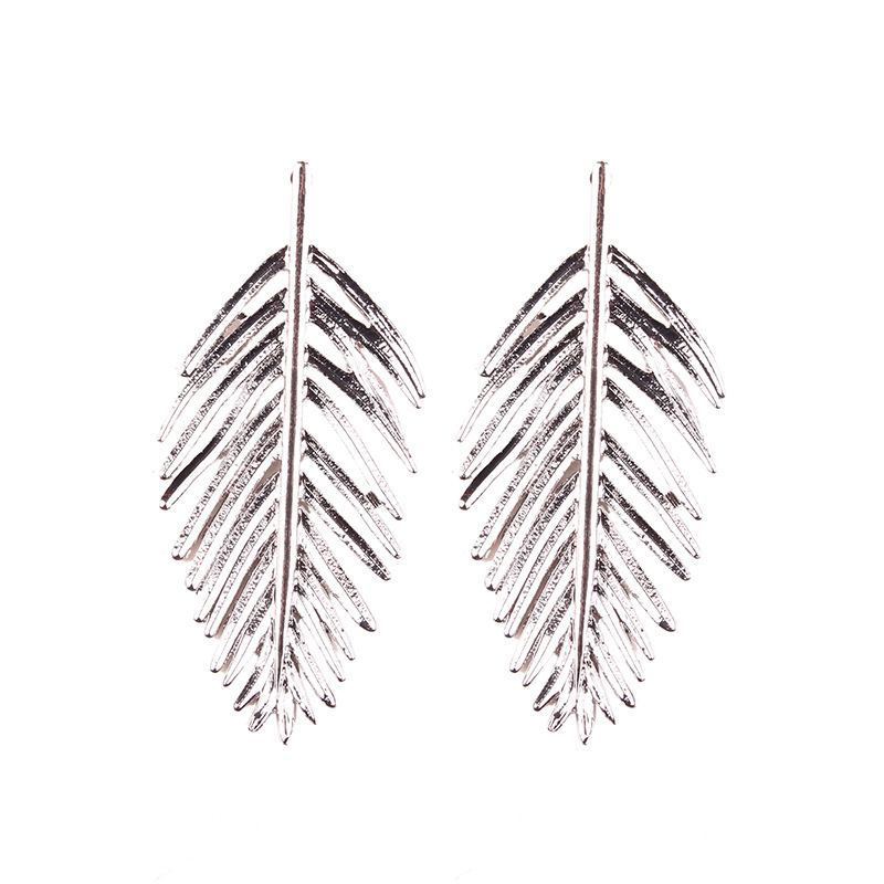 Fashion Exaggerated Hollow Leaves Long Earrings Simple Earrings Wholesale Nihaojewelry display picture 32