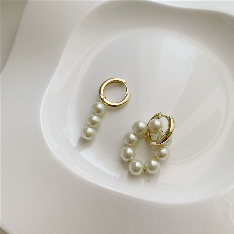 Retro Baroque Pearl Earrings display picture 7