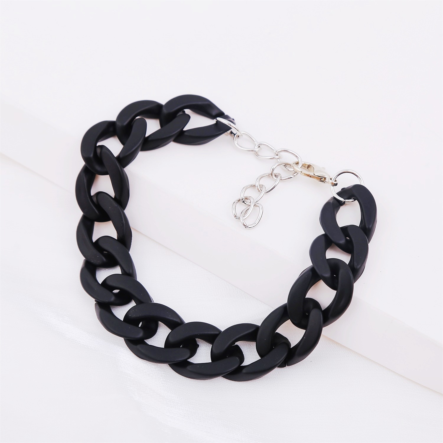 Retro Exaggerated Geometric Plastic Plating Women's Bracelets Necklace display picture 18
