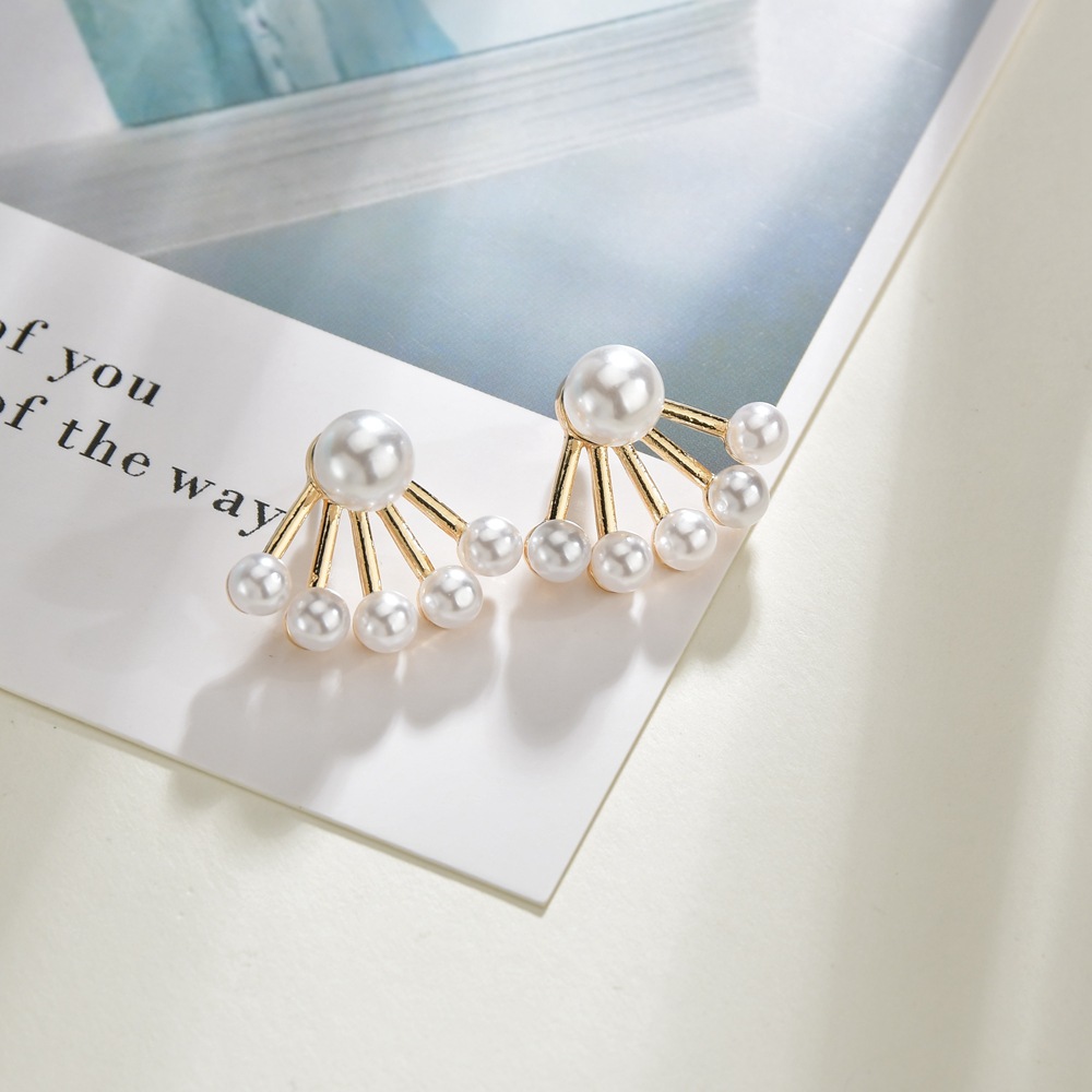 Korea Pearl Fan-shaped Earrings display picture 2