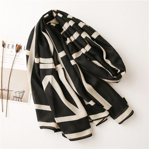 Spring and autumn new geometric scarf silk scarf Korean all-match temperament air-conditioning shawl seaside vacation scarf summer