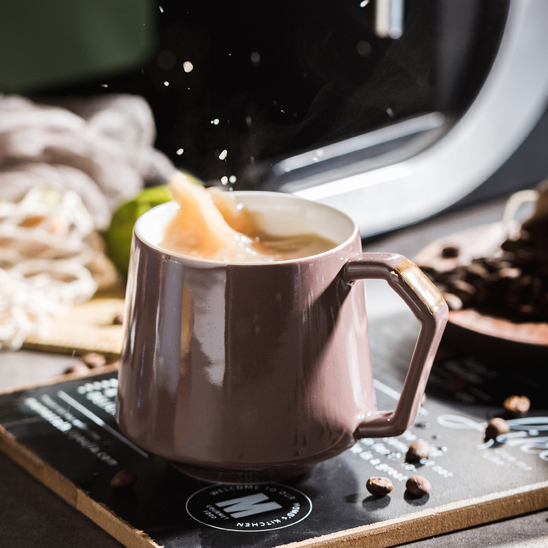 Taza de oro, taza de cerámica, taza de café, taza de agua, con tapa sin agujeros a prueba de polvo, cuchara, posavasos, LOGOTIPO tallado