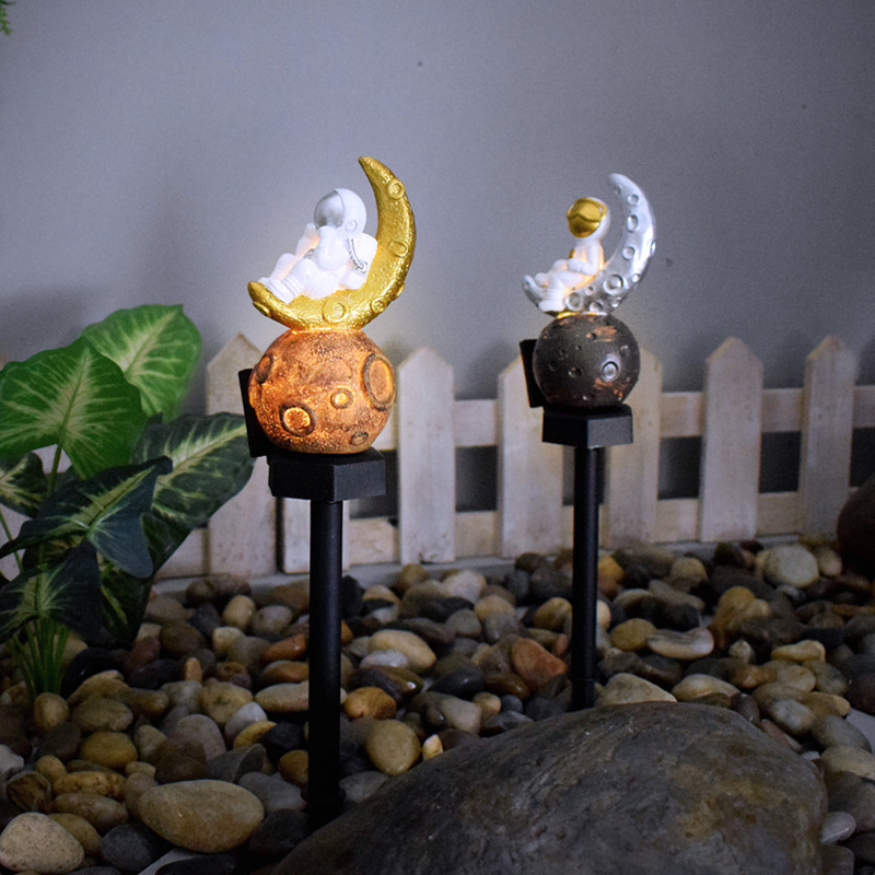 新款庭院户外太阳能灯防水树脂地插灯宇航员太空花园草坪装饰灯