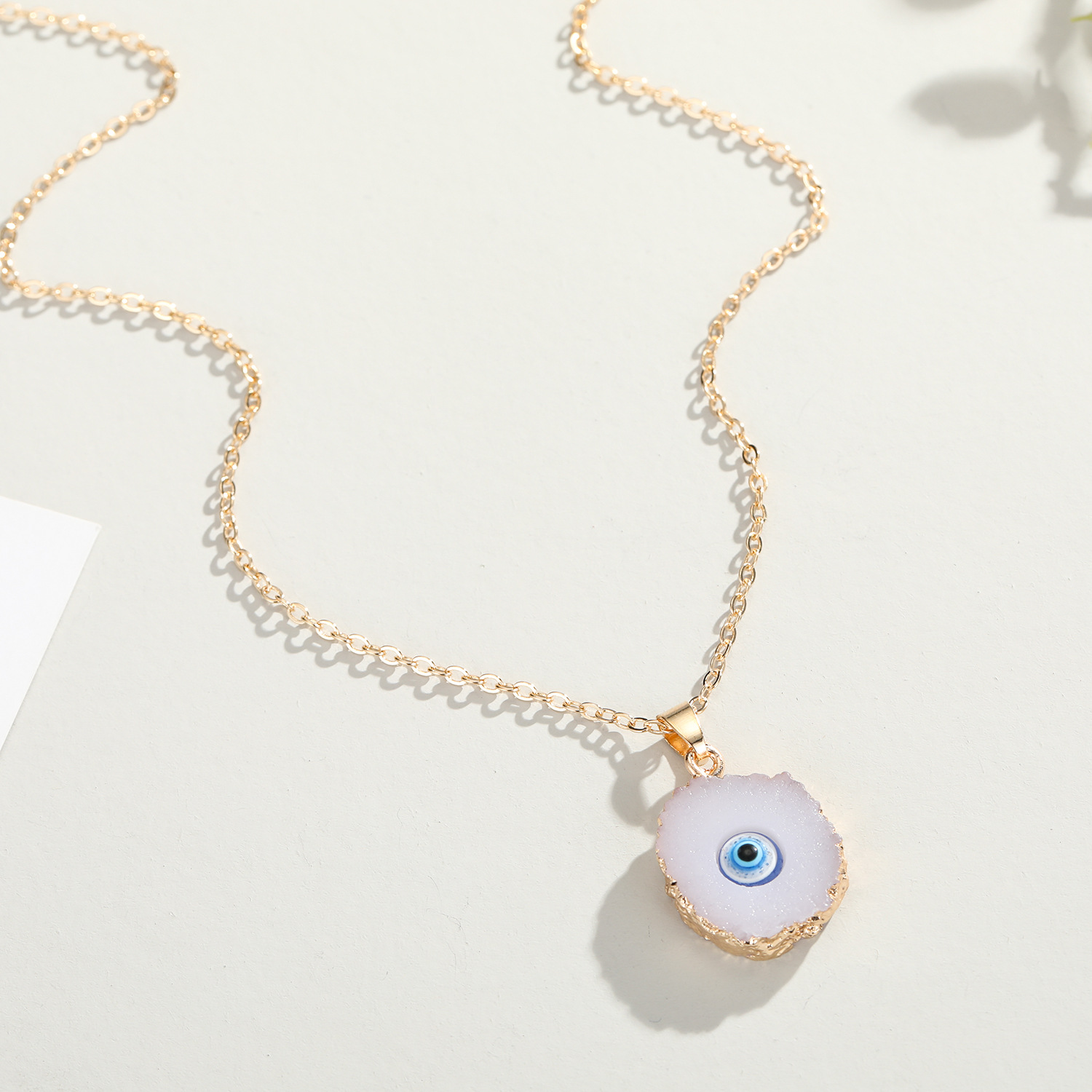 new color eye pendant necklace nihaojewelry wholesale imitation natural stone love resin necklace Yi