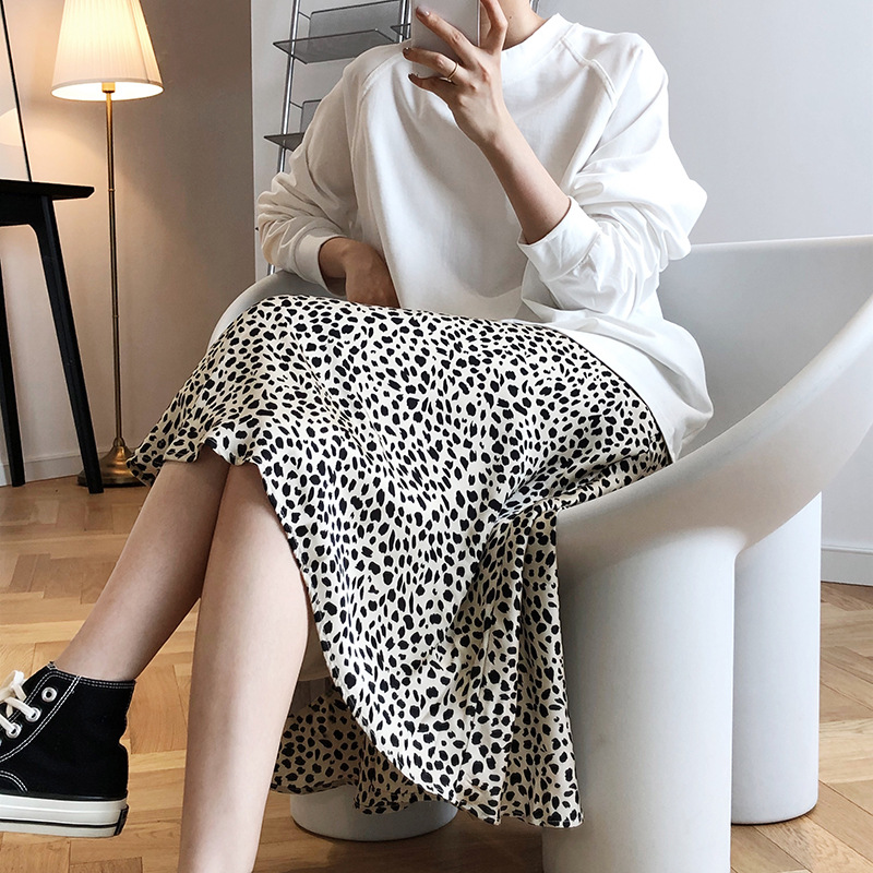 Lu Xi light ripe satin leopard skirt female 2021 new high waist net red envelope hip fish tail A word skirt 109