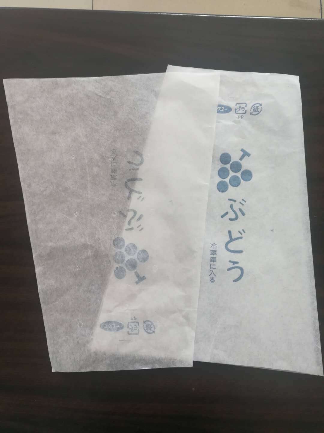 梯形葡萄包装袋 一面防雾透明膜 一面纸