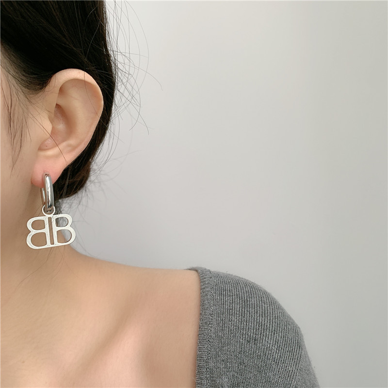 English Alphabet  Retro Gold Silver  Sense Long Style Earrings display picture 20