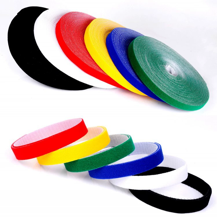 Кабель управления A-образным кабелем с завязкой на липучке и ремнями для хранения кабеля для передачи данных, которые можно наклеить в одном корпусе.