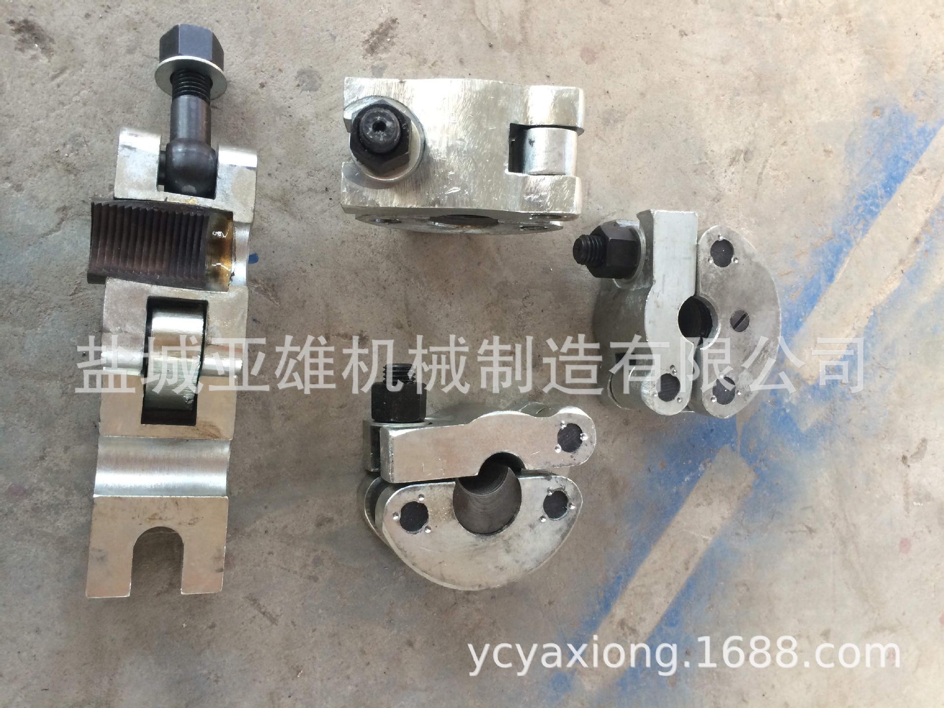 厂家直销钻采配件：抽油杆方卡子