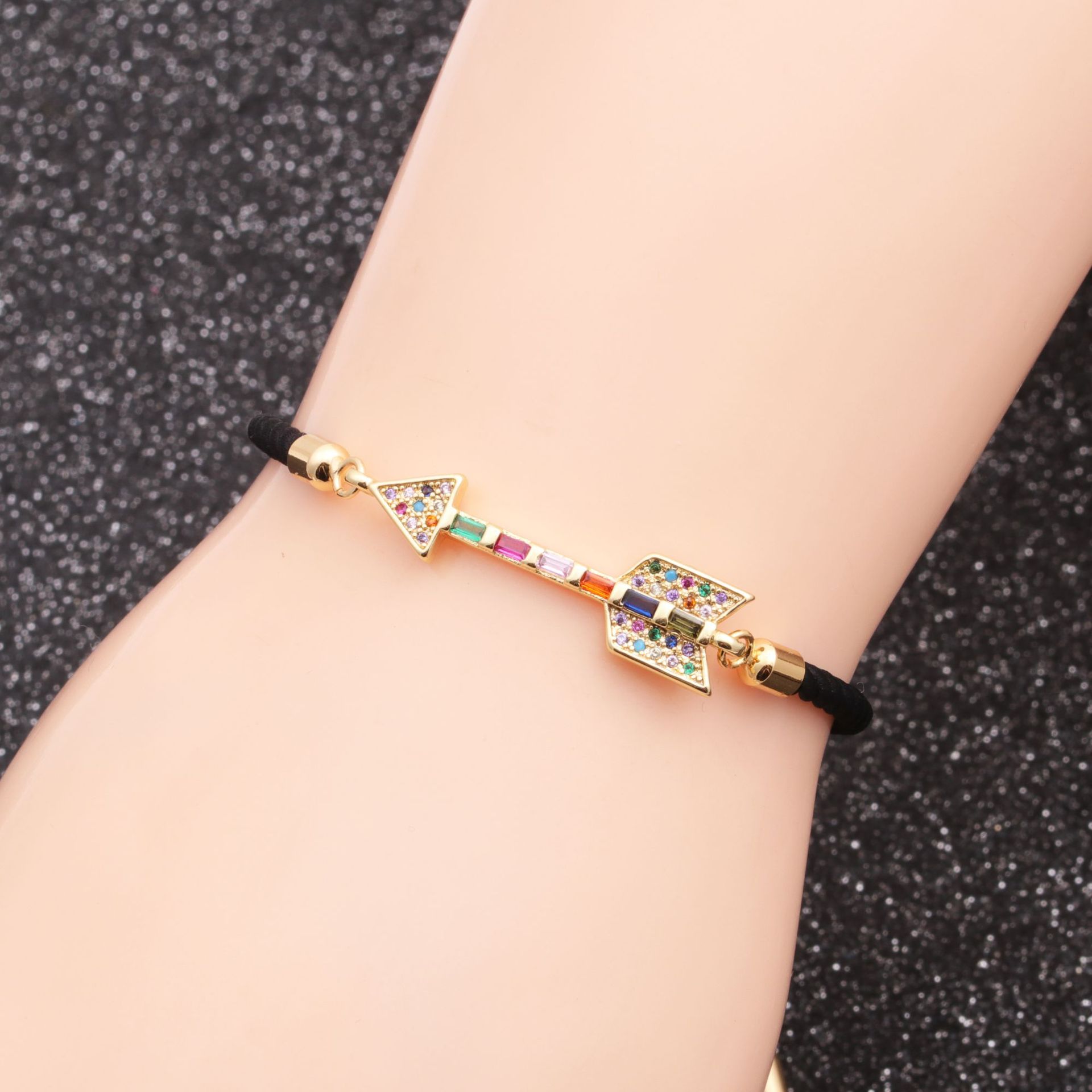 Fashion Jewelry Copper Micro Inlaid Zirconium Arrow Adjustable Bracelet Gift Wholesale Nihaojewelry display picture 5