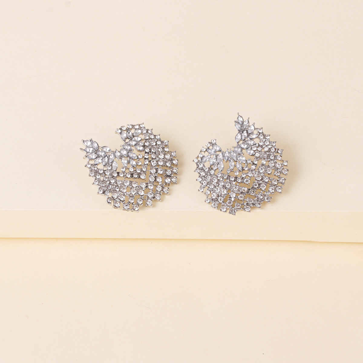 Boucles D&#39;oreilles En Strass Creux À Plusieurs Gouttes D&#39;eau Pour Femmes display picture 6