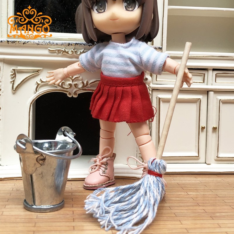 1:12 Dollhouse mini muebles modelo comida y juego metal plata cubo basura fregona ~