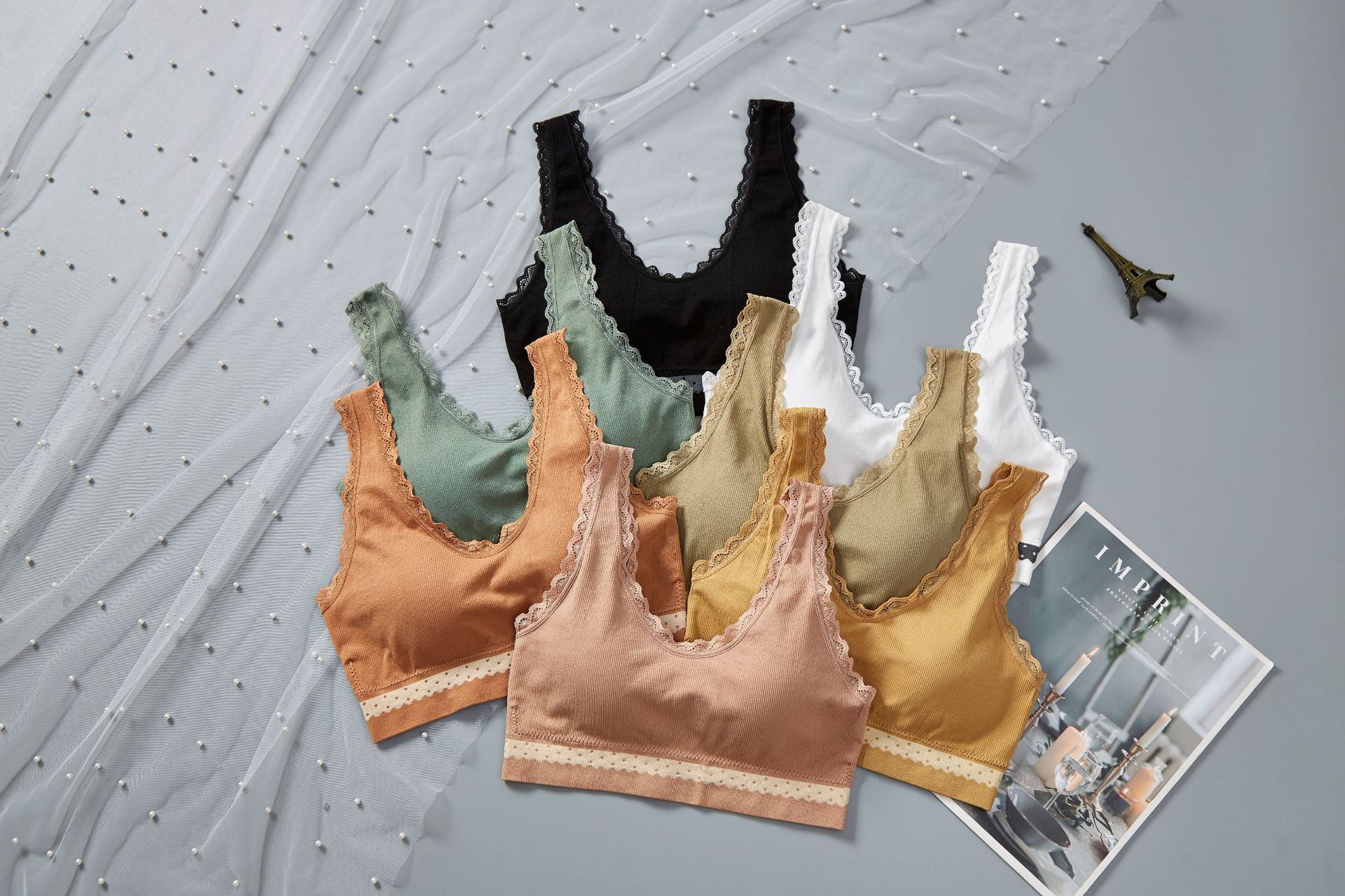 seamless Lace Primer Internal lap Sexy US Emptied Hit color Widen Hem girl vest Wrap chest