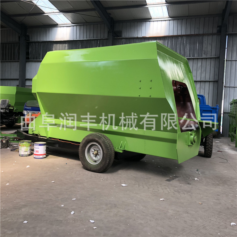 西安牵引式TMR搅拌机 TMR搅拌机价格