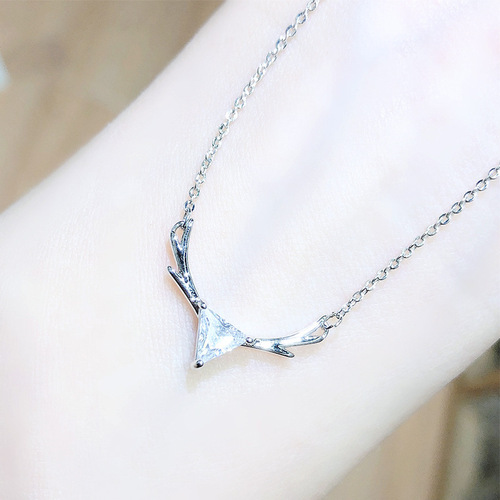 Gorgeous Zirconium Antler Everyday Style Creative New Clavicle Necklace for Girls Fashion Necklace for Girlfriend Gift