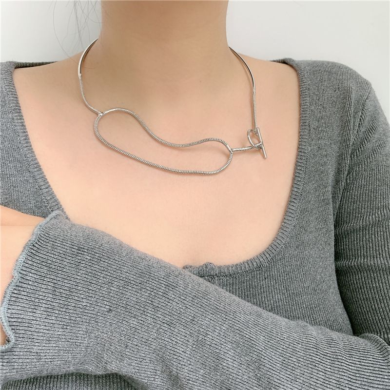 Metal Ot Buckle  Clavicle  Necklace display picture 6