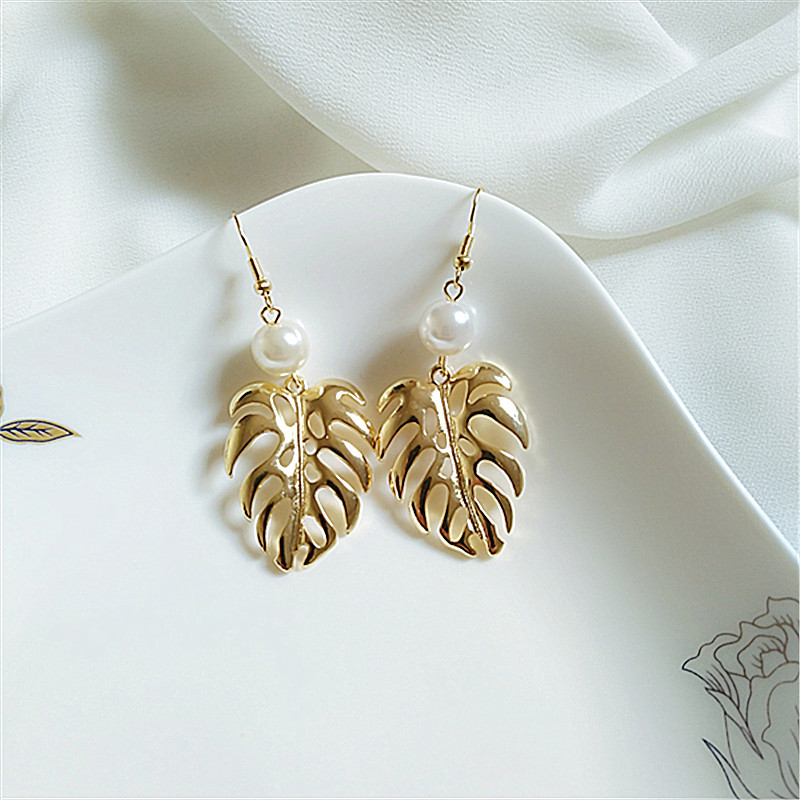Simple Style Leaf Alloy Patchwork Women's Drop Earrings display picture 1