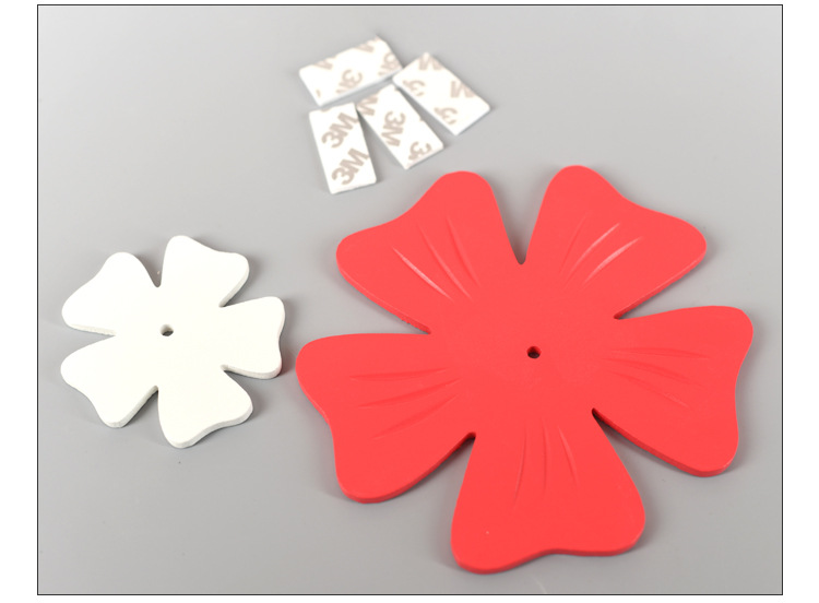 The room decoration is simple and three-dimensional, with plum blossom wall stickers, children's clothing store, kindergarten wall color small decorations, and wooden handicrafts detail image 12