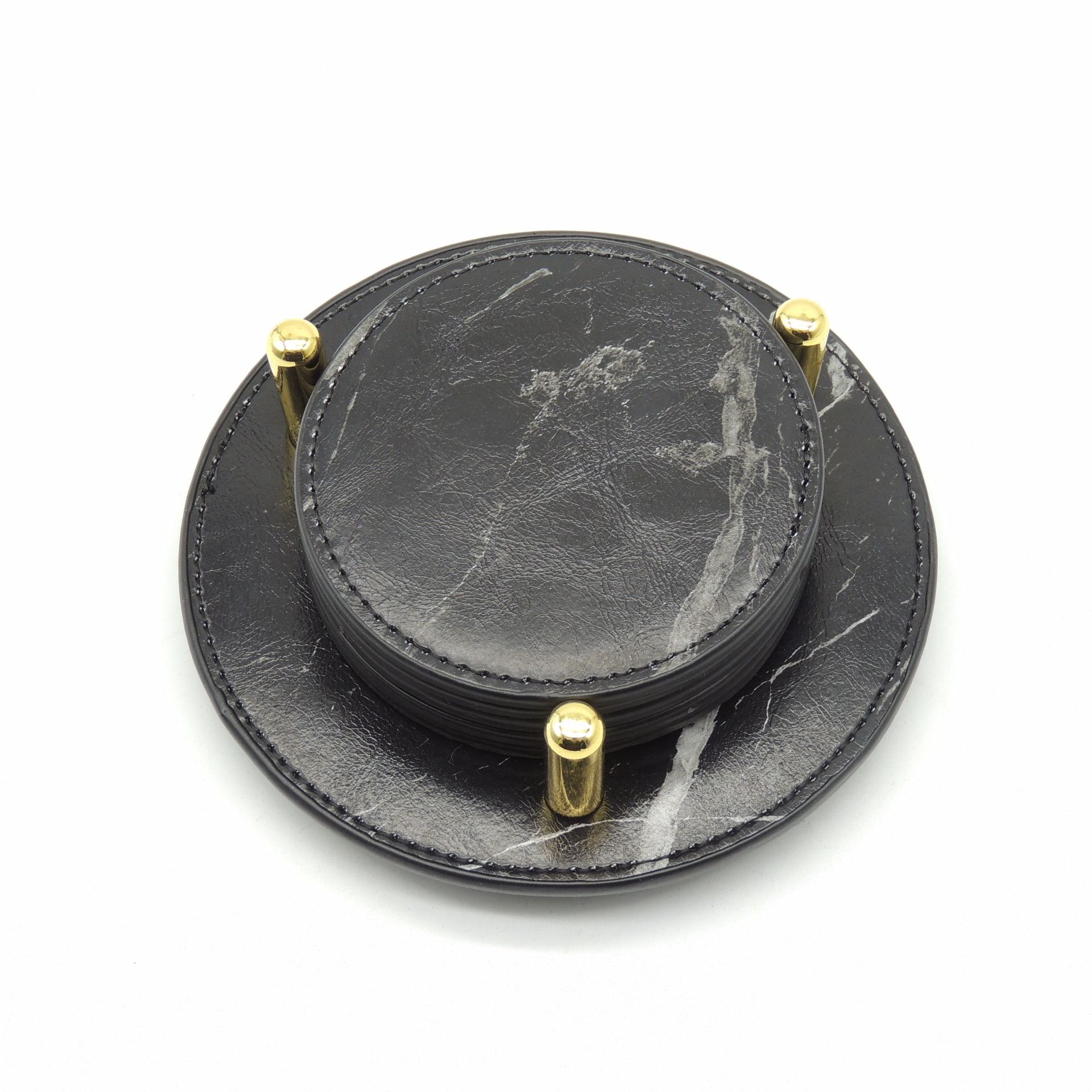 PU皮革杯垫 皮革杯垫 圆形 纯色皮革杯垫 杯垫现货 来图定制