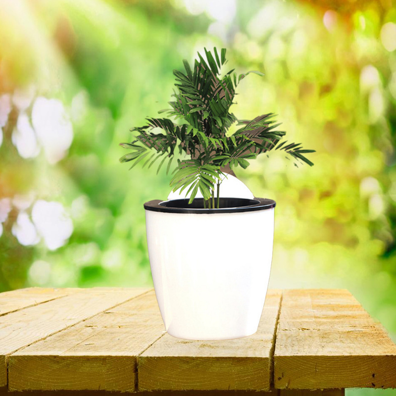 Plastic flowerpot