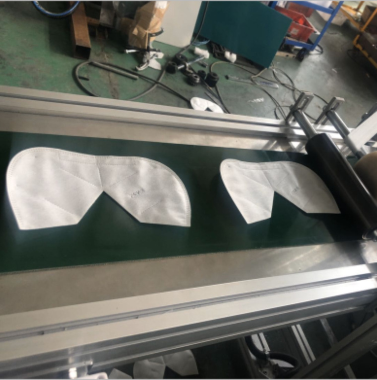 厂家直销N95无纺布口罩打片机 内置鼻梁口罩打片机  口罩封边机