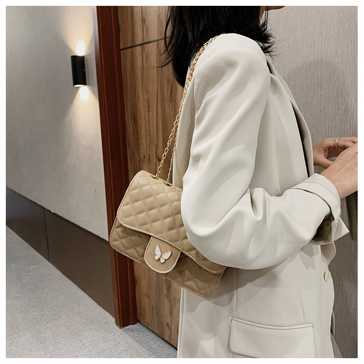 Fashion Messenger One-shoulder Diamond Small Square Bag display picture 18