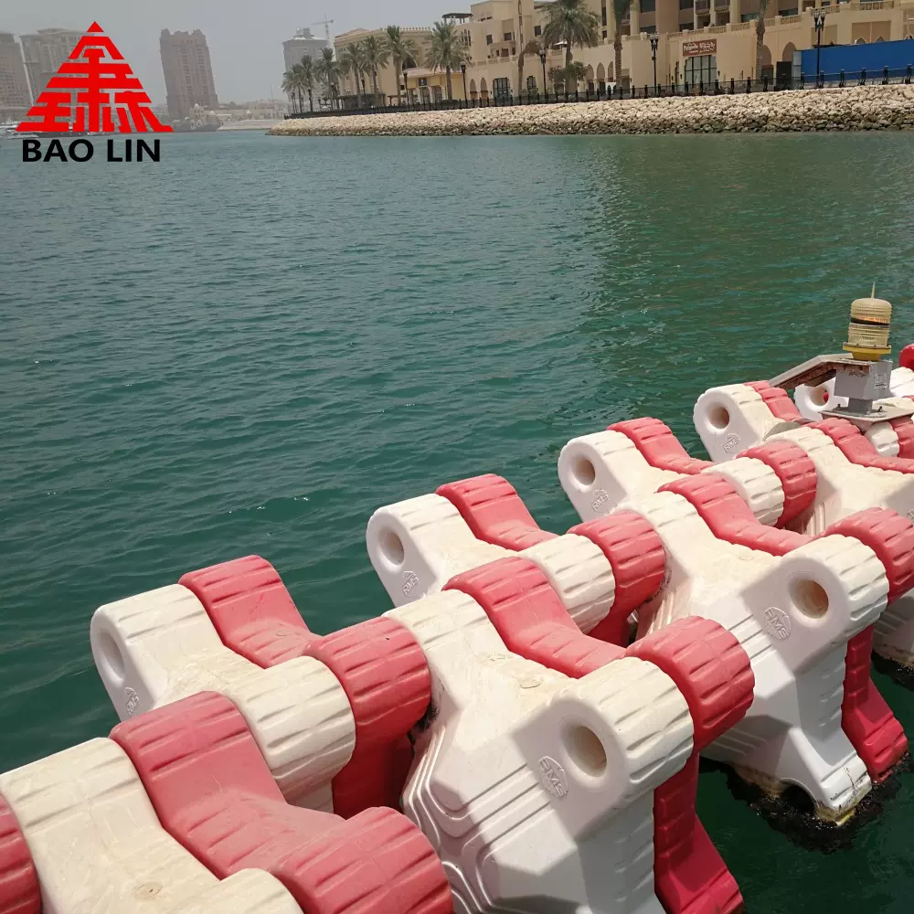 广州厂家海上航道防浪堤抗紫外线水上游艺设施防浪带水上乐园
