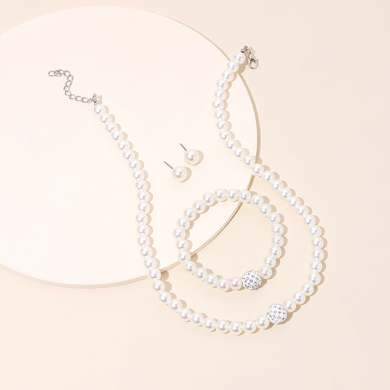 Mode New Pearl Bracelet Simple Collier Boucles D&#39;oreilles Ensemble De Trois Pièces En Gros display picture 6