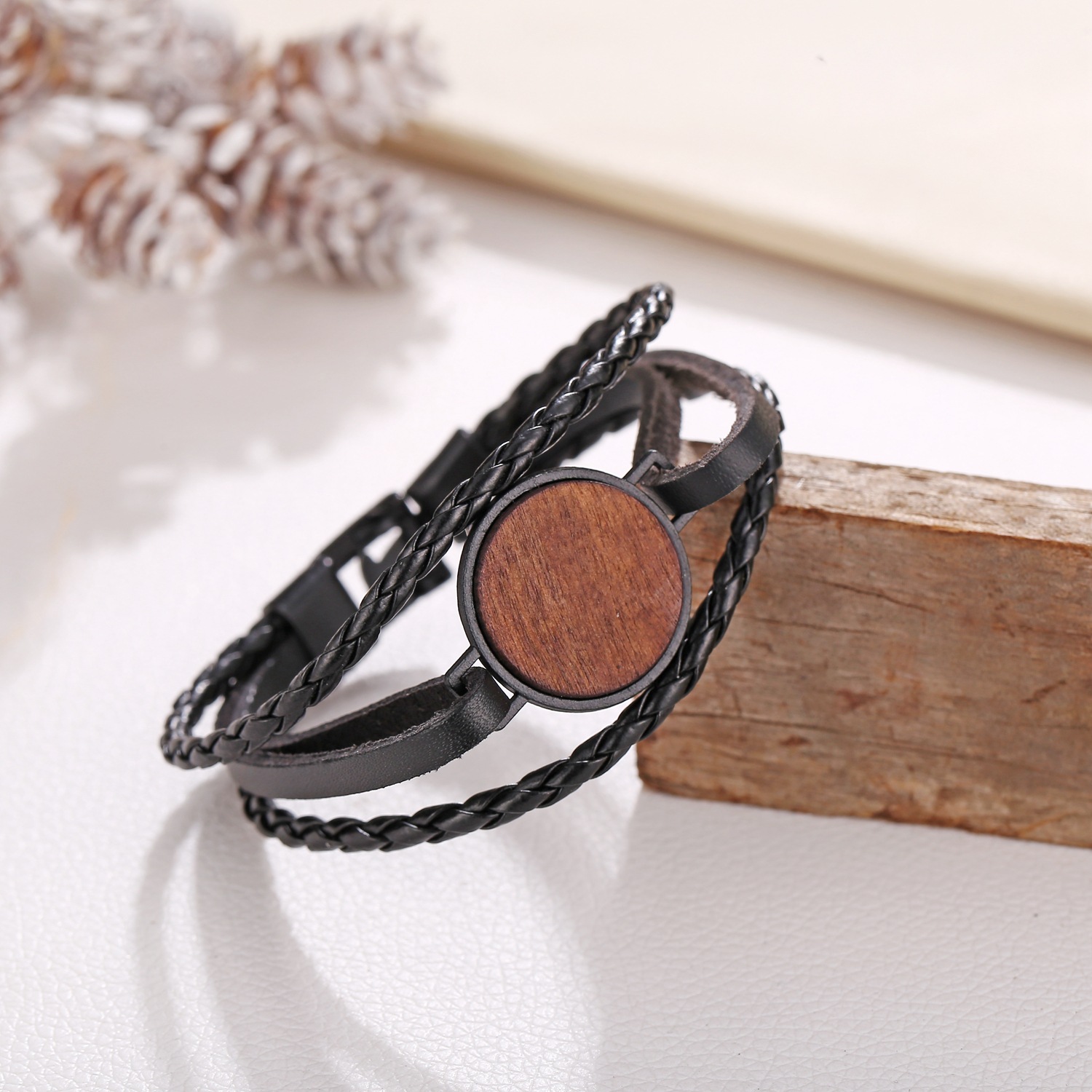 Woven Round Wood Chip Faux Leather Bracelet New Simple Black Men's Bracelet display picture 5