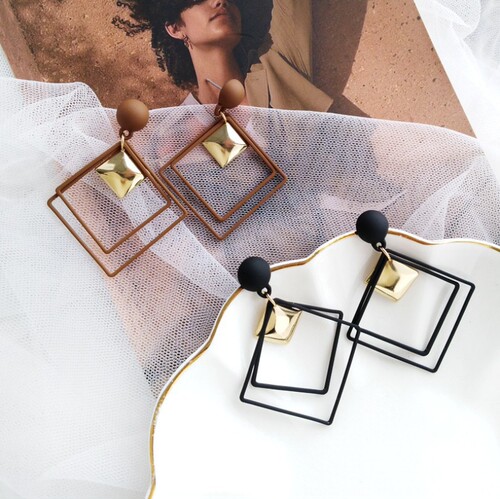 Cross-border provision of cool, fashionable and creative styles, trendy rhombus alloy earrings, temperament earrings, ear studs and jewelry wholesale
