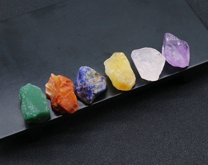 Crystal Agate Jade Raw Ore Hand Knocking Raw Stone Seven Chakra Energy Teaching Materials Wholesale display picture 2