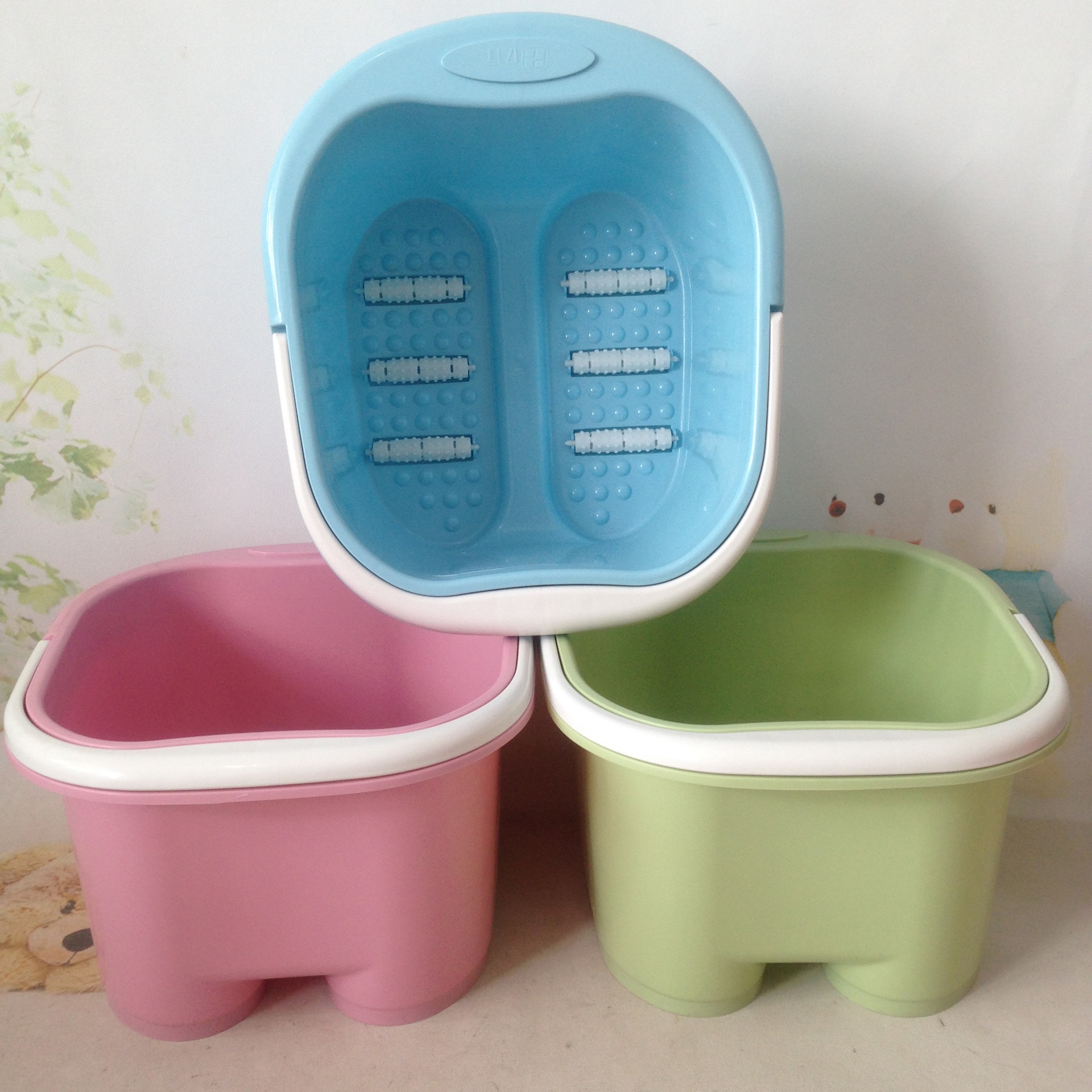 Plastic tub for home use